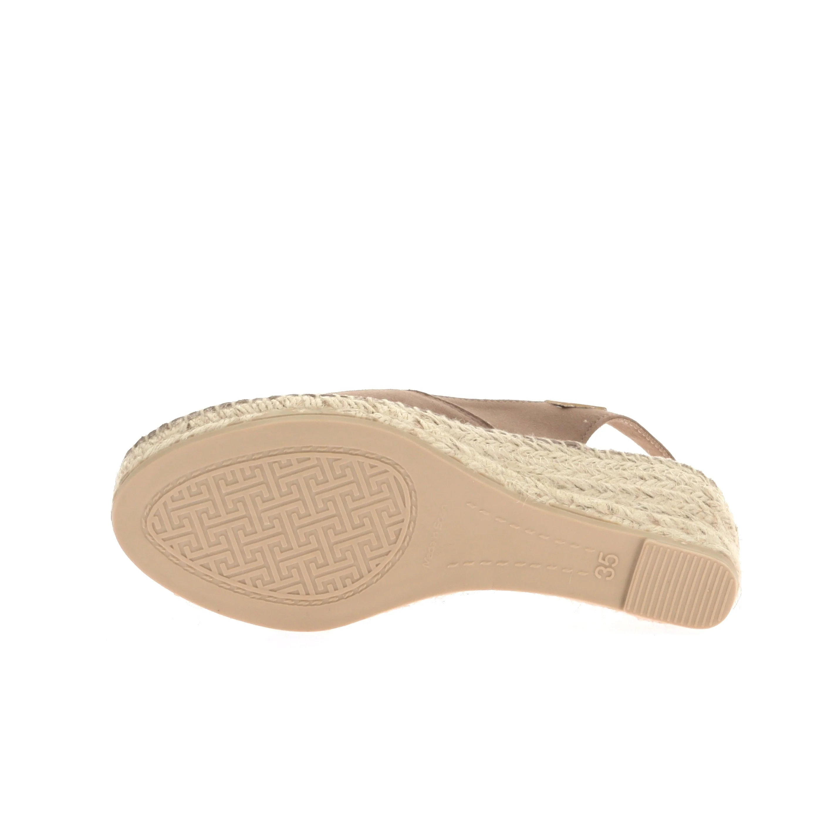 BETTY - Image 6